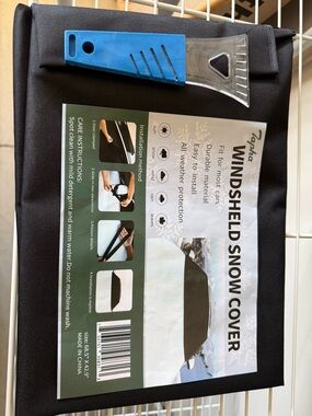 4 Season Windshield Cover with Blue Ice Scraper